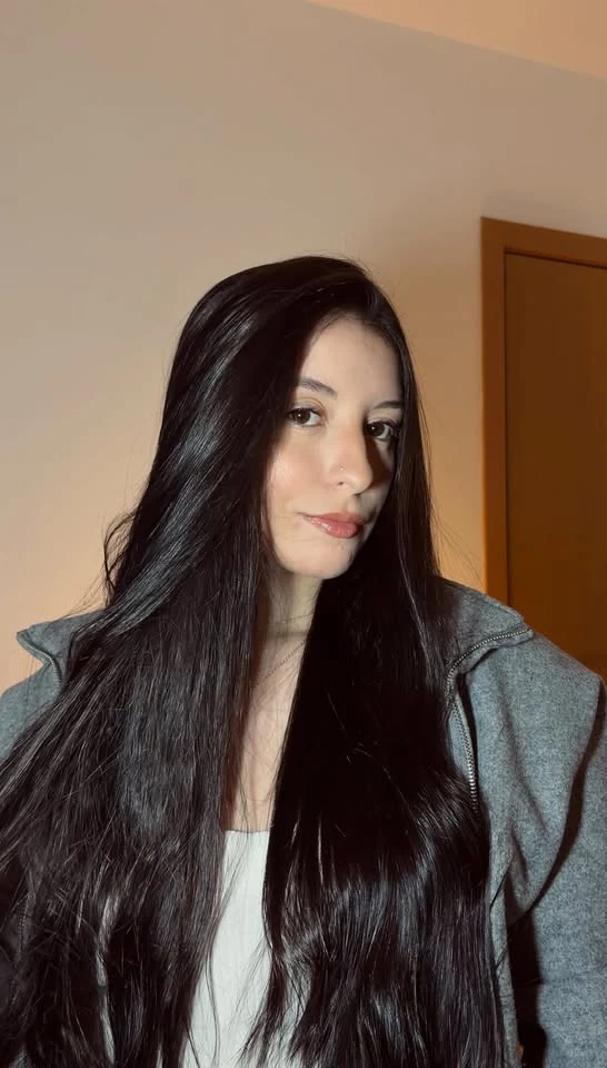 Laura Costa em registro de lifestyle