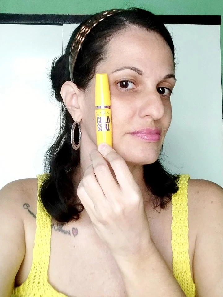 Nara Almeida em registro de lifestyle