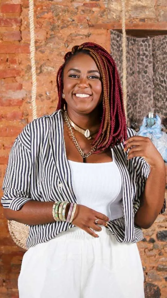 Retrato da comunicadora e influenciadora baiana Val Benvindo